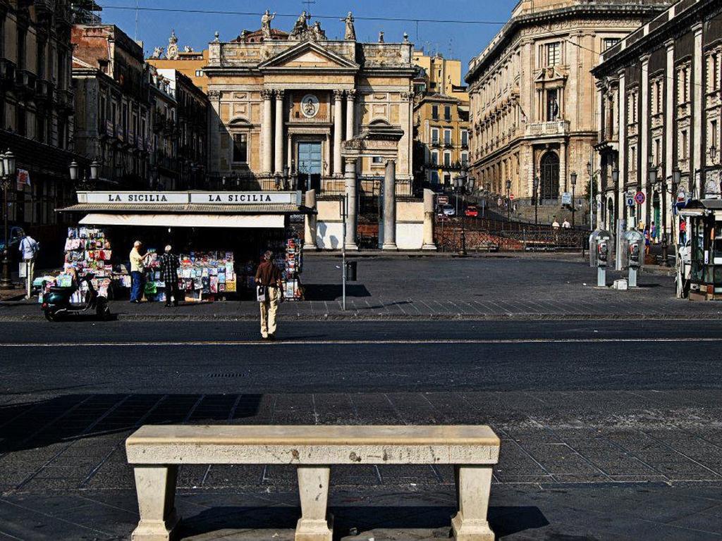 B&B Stesicoro Inhabit - Guesthouse City Center Catánia Buitenkant foto
